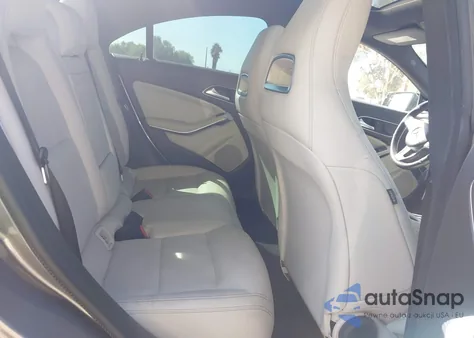 2016 Mercedes-Benz Cla 250 4Matic z USA, uszkodzony, nr VIN WDDSJ4GB6GN365547